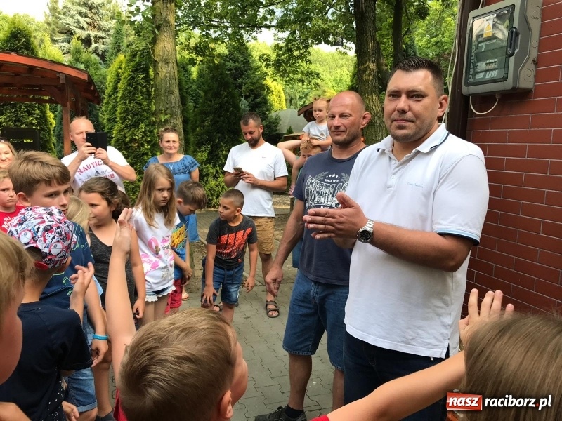 Zdjęcie w galerii na portalu naszraciborz.pl: Łamatorzy przy ognisku zakończyli sezon wiadomości z regionu