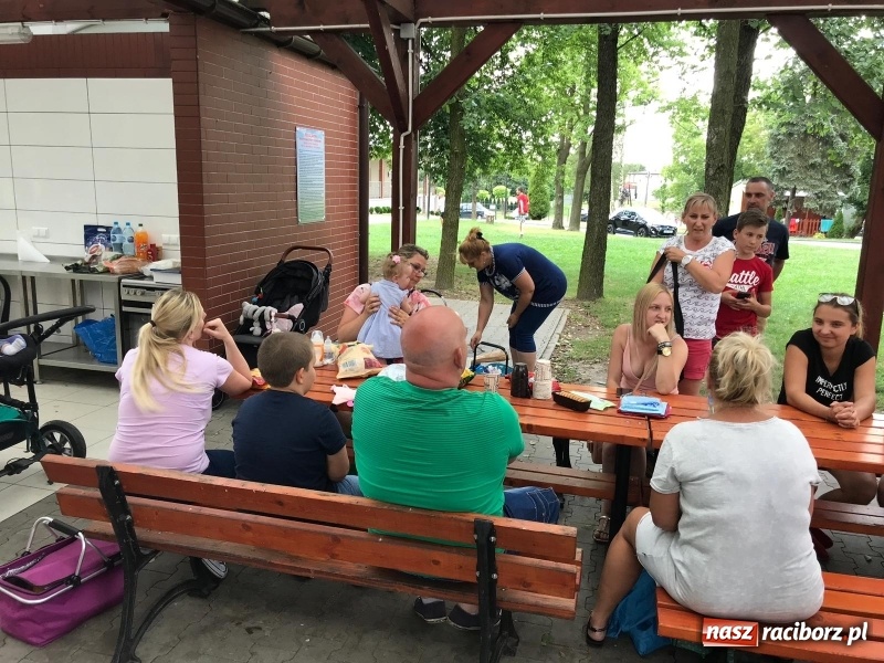 Zdjęcie w galerii na portalu naszraciborz.pl: Łamatorzy przy ognisku zakończyli sezon wiadomości z regionu