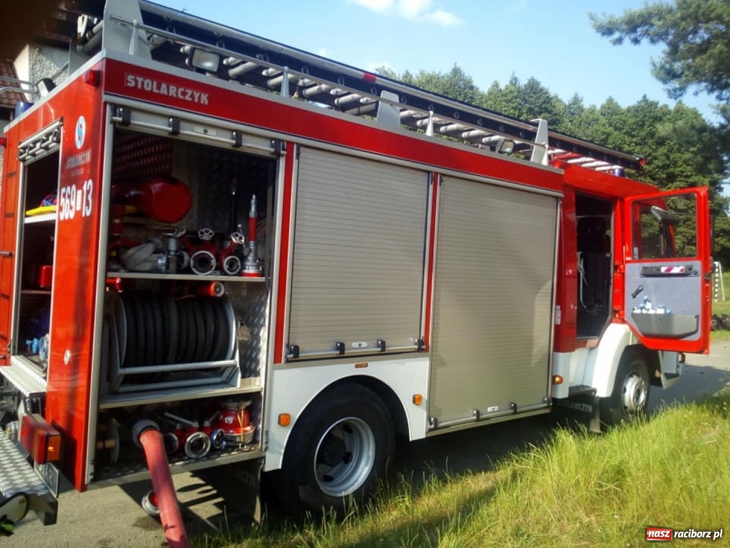 Zdjęcie w galerii na portalu naszraciborz.pl: Otwarcie domu w Raszczycach i pożar ściółki leśnej w Górkach Śląskich. Wtorek raciborskich strażaków wiadomości z regionu