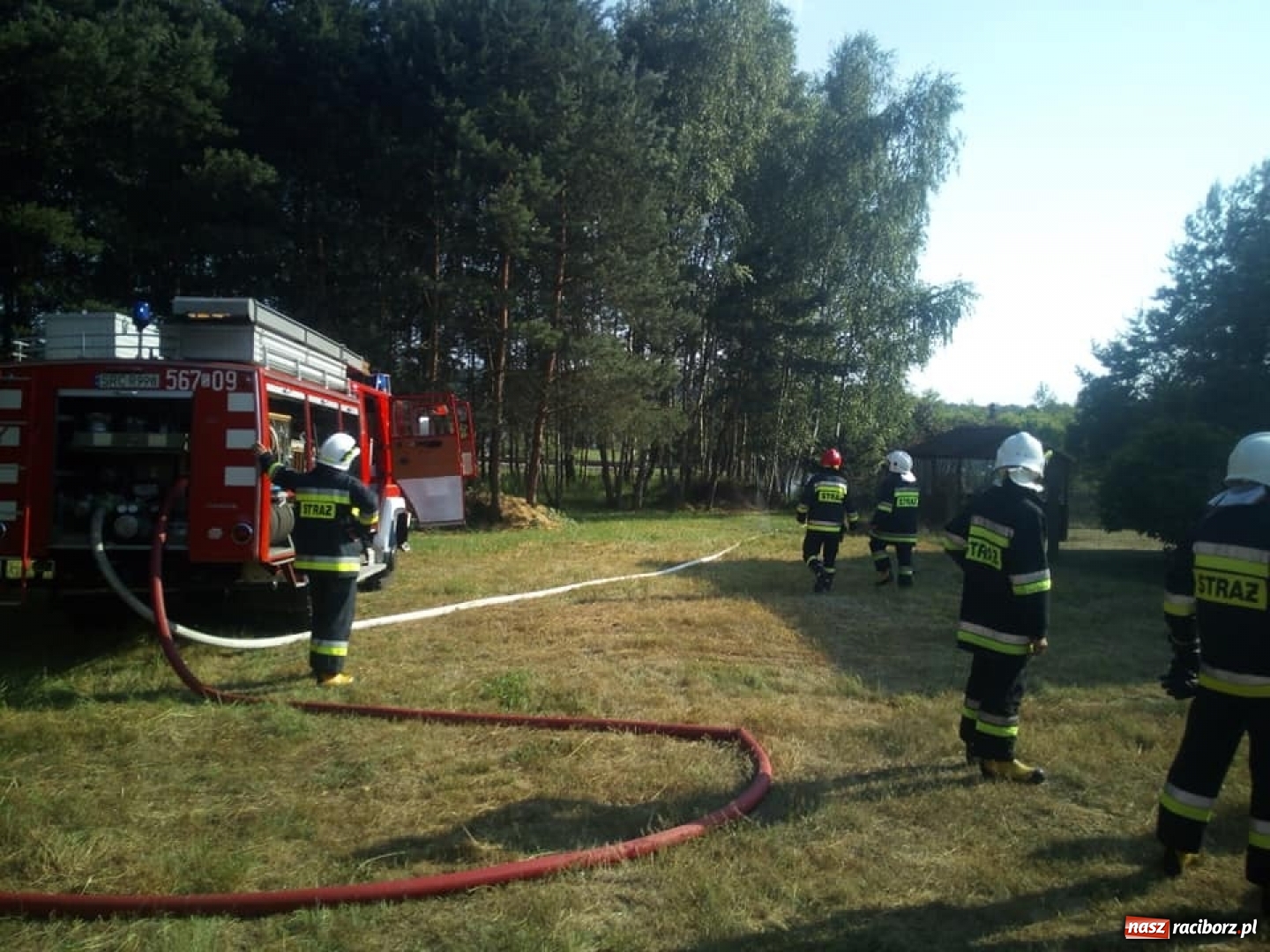 Zdjęcie w galerii na portalu naszraciborz.pl: Otwarcie domu w Raszczycach i pożar ściółki leśnej w Górkach Śląskich. Wtorek raciborskich strażaków wiadomości z regionu