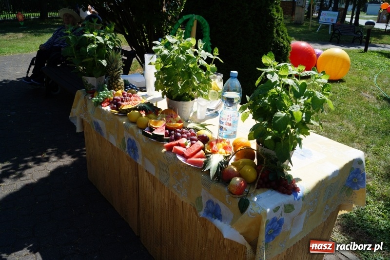 Zdjęcie w galerii na portalu naszraciborz.pl: Mieszkańcy Złotej Jesieni powitali lato wiadomości z regionu