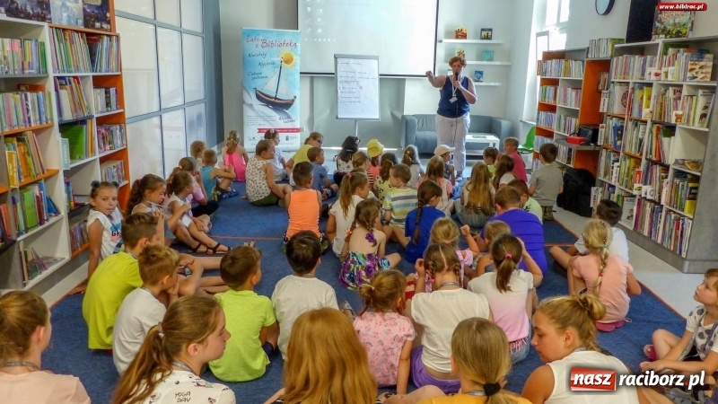Zdjęcie w galerii na portalu naszraciborz.pl: Mały Książę na start Lata z Biblioteką [FOTO] wiadomości z regionu