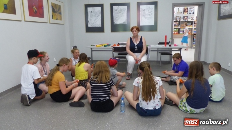 Zdjęcie w galerii na portalu naszraciborz.pl: Mały Książę na start Lata z Biblioteką [FOTO] wiadomości z regionu