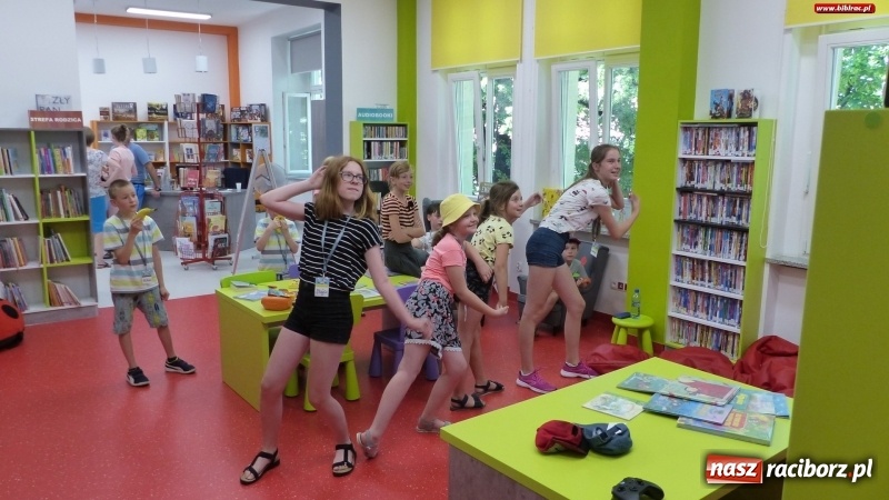 Zdjęcie w galerii na portalu naszraciborz.pl: Mały Książę na start Lata z Biblioteką [FOTO] wiadomości z regionu