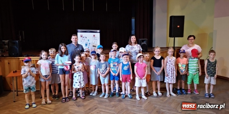 Zdjęcie w galerii na portalu naszraciborz.pl: Doktor Ząbek zawitał do Krzanowic wiadomości z regionu