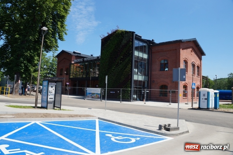 Zdjęcie w galerii na portalu naszraciborz.pl: Sąsiedzi poradzili sobie z dworcem [FOTO] wiadomości z regionu