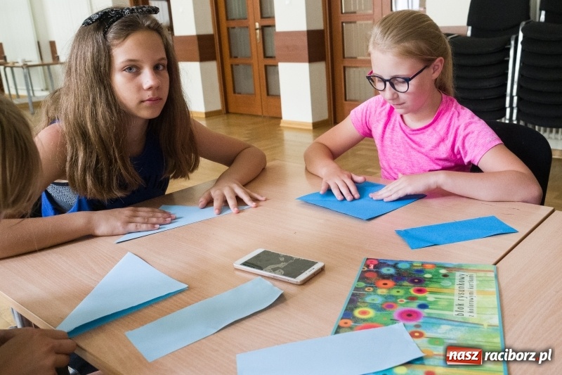 Zdjęcie w galerii na portalu naszraciborz.pl: Zaklęty łabędź. Tancerze z Polski i Czech zatańczą na stawie w parku Roth [FOTO] wiadomości z regionu