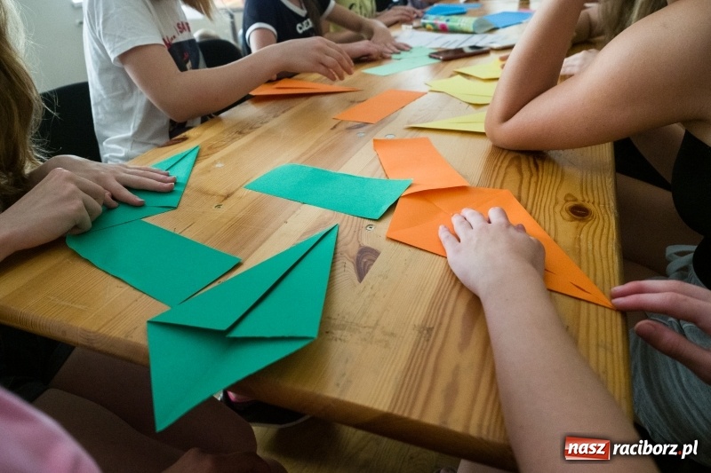 Zdjęcie w galerii na portalu naszraciborz.pl: Zaklęty łabędź. Tancerze z Polski i Czech zatańczą na stawie w parku Roth [FOTO] wiadomości z regionu