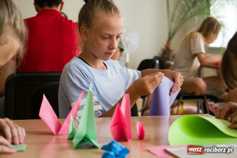 Zdjęcie w galerii na portalu naszraciborz.pl: Zaklęty łabędź. Tancerze z Polski i Czech zatańczą na stawie w parku Roth [FOTO] wiadomości z regionu