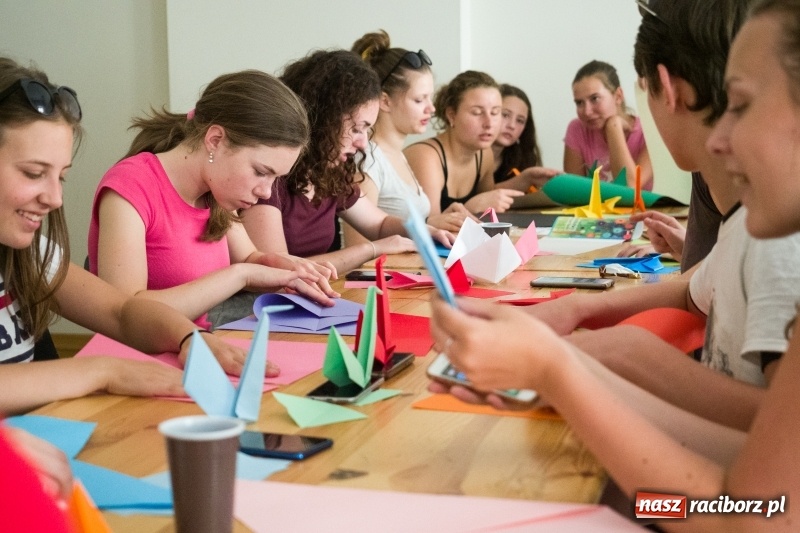 Zdjęcie w galerii na portalu naszraciborz.pl: Zaklęty łabędź. Tancerze z Polski i Czech zatańczą na stawie w parku Roth [FOTO] wiadomości z regionu