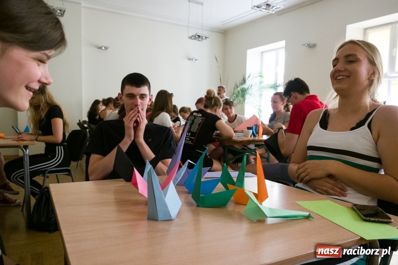Zdjęcie w galerii na portalu naszraciborz.pl: Zaklęty łabędź. Tancerze z Polski i Czech zatańczą na stawie w parku Roth [FOTO] wiadomości z regionu