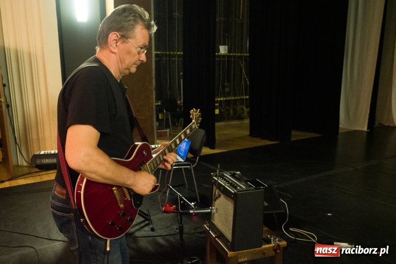Zdjęcie w galerii na portalu naszraciborz.pl: Zaklęty łabędź. Tancerze z Polski i Czech zatańczą na stawie w parku Roth [FOTO] wiadomości z regionu