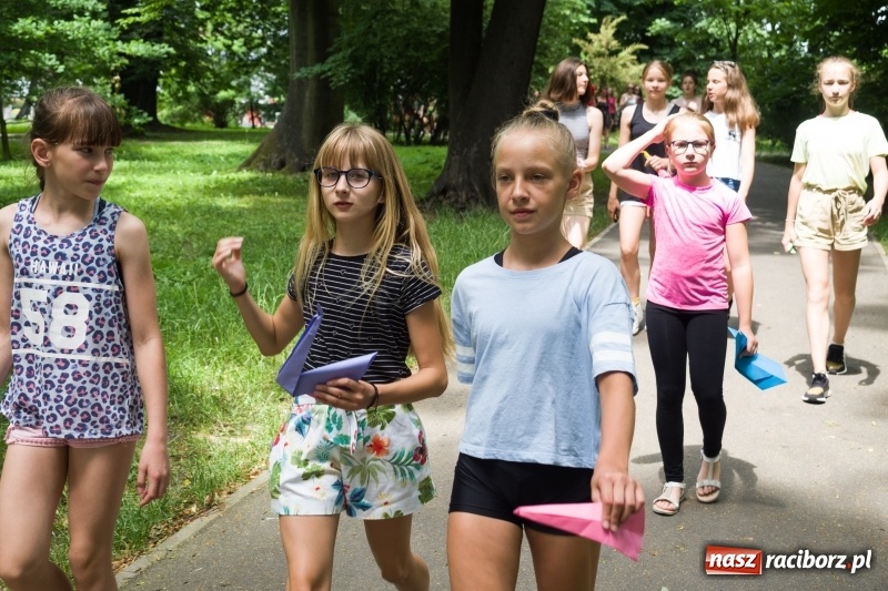 Zdjęcie w galerii na portalu naszraciborz.pl: Zaklęty łabędź. Tancerze z Polski i Czech zatańczą na stawie w parku Roth [FOTO] wiadomości z regionu
