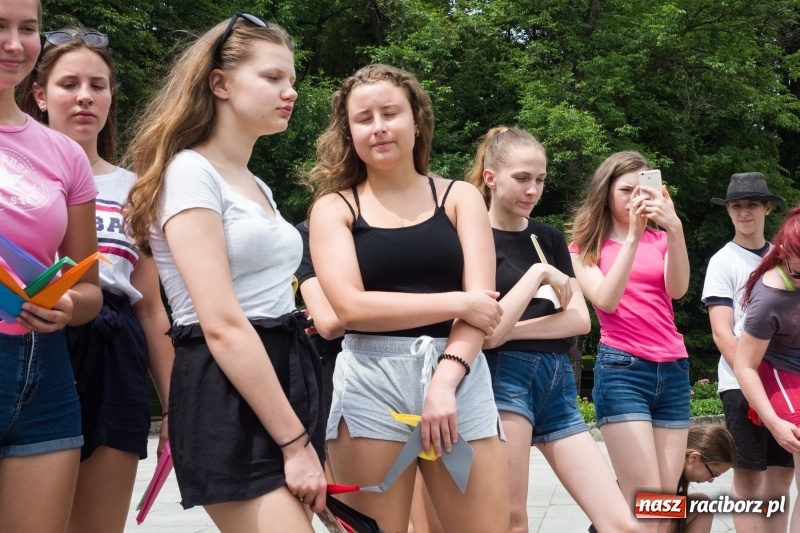 Zdjęcie w galerii na portalu naszraciborz.pl: Zaklęty łabędź. Tancerze z Polski i Czech zatańczą na stawie w parku Roth [FOTO] wiadomości z regionu