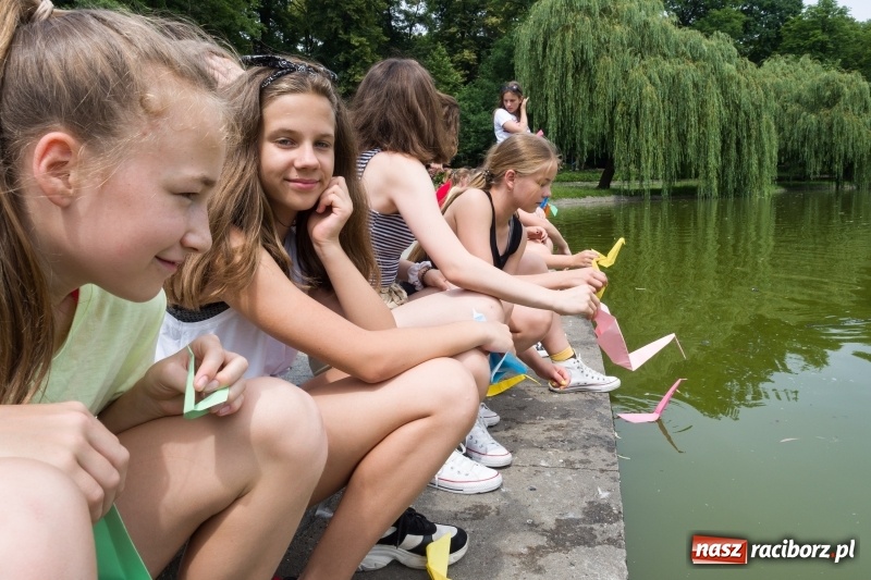Zdjęcie w galerii na portalu naszraciborz.pl: Zaklęty łabędź. Tancerze z Polski i Czech zatańczą na stawie w parku Roth [FOTO] wiadomości z regionu