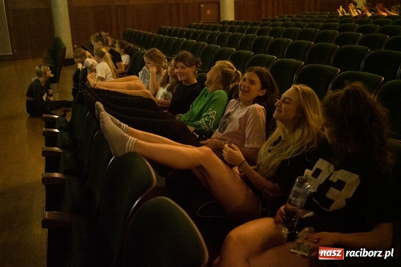 Zdjęcie w galerii na portalu naszraciborz.pl: Zaklęty łabędź. Tancerze z Polski i Czech zatańczą na stawie w parku Roth [FOTO] wiadomości z regionu