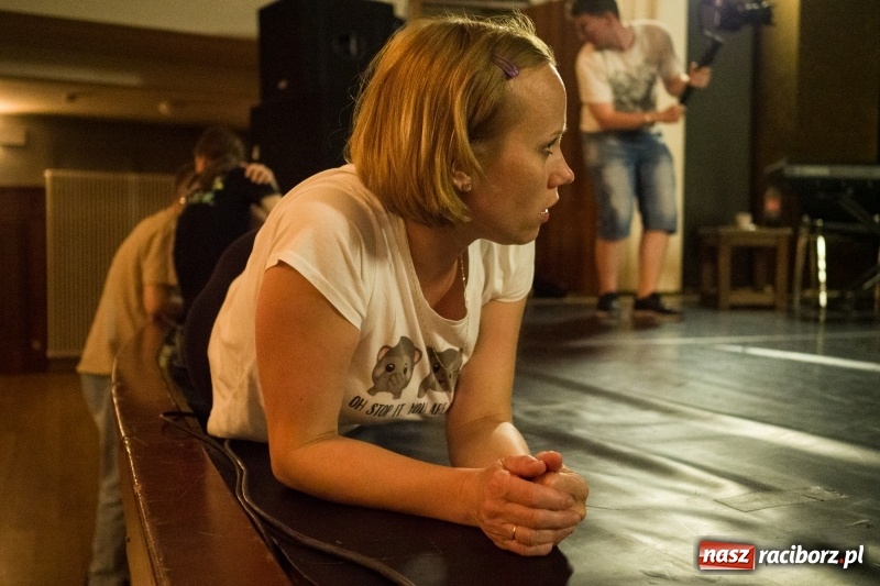 Zdjęcie w galerii na portalu naszraciborz.pl: Zaklęty łabędź. Tancerze z Polski i Czech zatańczą na stawie w parku Roth [FOTO] wiadomości z regionu