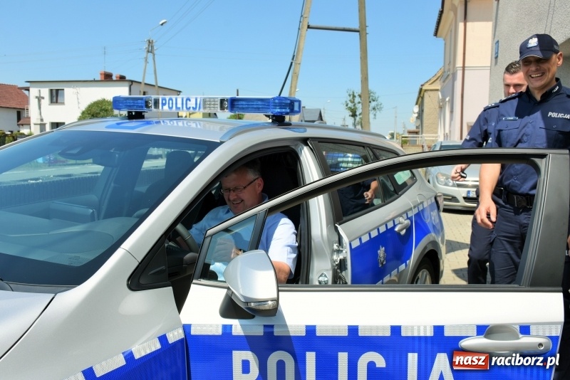 Zdjęcie w galerii na portalu naszraciborz.pl: Na drogi gminy Krzyżanowice wyjechała nowiutka hybrydowa toyota  wiadomości z regionu