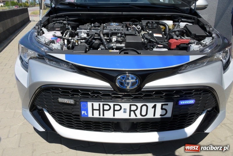 Zdjęcie w galerii na portalu naszraciborz.pl: Na drogi gminy Krzyżanowice wyjechała nowiutka hybrydowa toyota  wiadomości z regionu