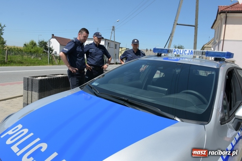 Zdjęcie w galerii na portalu naszraciborz.pl: Na drogi gminy Krzyżanowice wyjechała nowiutka hybrydowa toyota  wiadomości z regionu