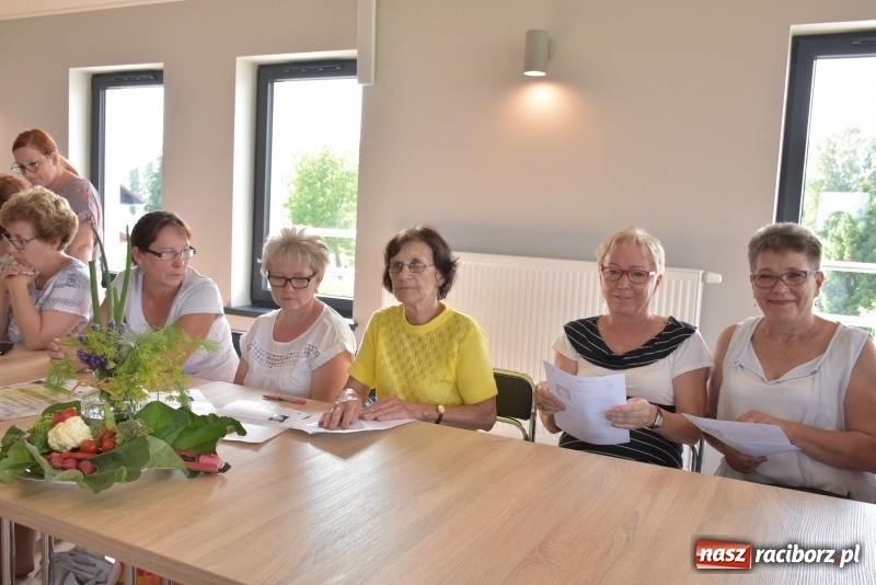 Zdjęcie w galerii na portalu naszraciborz.pl: Gotował dla szejka i na diamentowy jubileusz królowej Elżbiety. Wczoraj odwiedził Rudyszwałd wiadomości z regionu