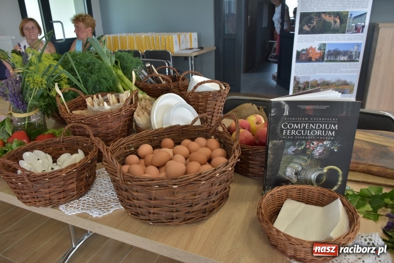 Zdjęcie w galerii na portalu naszraciborz.pl: Gotował dla szejka i na diamentowy jubileusz królowej Elżbiety. Wczoraj odwiedził Rudyszwałd wiadomości z regionu