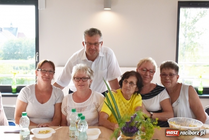 Zdjęcie w galerii na portalu naszraciborz.pl: Gotował dla szejka i na diamentowy jubileusz królowej Elżbiety. Wczoraj odwiedził Rudyszwałd wiadomości z regionu