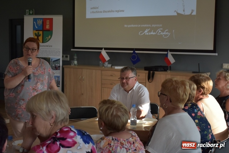 Zdjęcie w galerii na portalu naszraciborz.pl: Gotował dla szejka i na diamentowy jubileusz królowej Elżbiety. Wczoraj odwiedził Rudyszwałd wiadomości z regionu