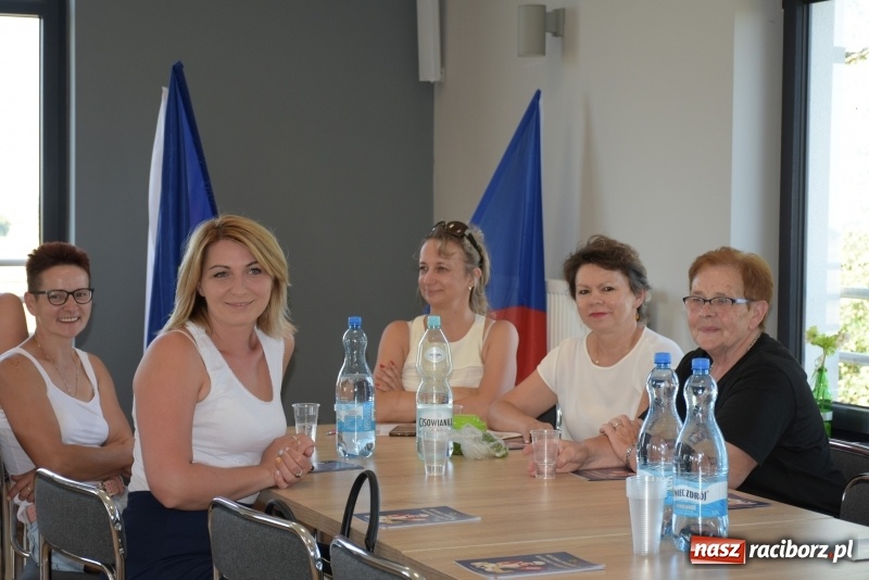 Zdjęcie w galerii na portalu naszraciborz.pl: Gotował dla szejka i na diamentowy jubileusz królowej Elżbiety. Wczoraj odwiedził Rudyszwałd wiadomości z regionu