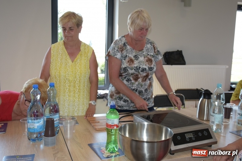 Zdjęcie w galerii na portalu naszraciborz.pl: Gotował dla szejka i na diamentowy jubileusz królowej Elżbiety. Wczoraj odwiedził Rudyszwałd wiadomości z regionu
