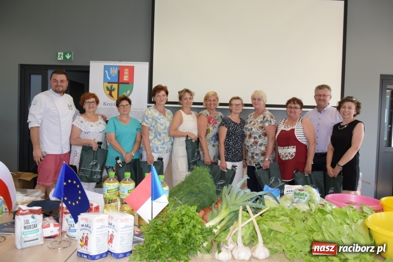 Zdjęcie w galerii na portalu naszraciborz.pl: Gotował dla szejka i na diamentowy jubileusz królowej Elżbiety. Wczoraj odwiedził Rudyszwałd wiadomości z regionu