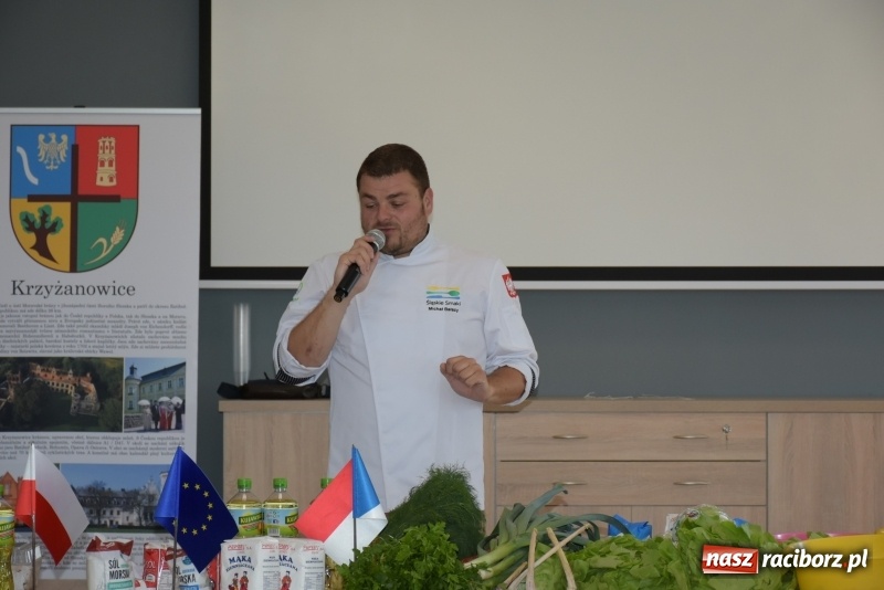 Zdjęcie w galerii na portalu naszraciborz.pl: Gotował dla szejka i na diamentowy jubileusz królowej Elżbiety. Wczoraj odwiedził Rudyszwałd wiadomości z regionu