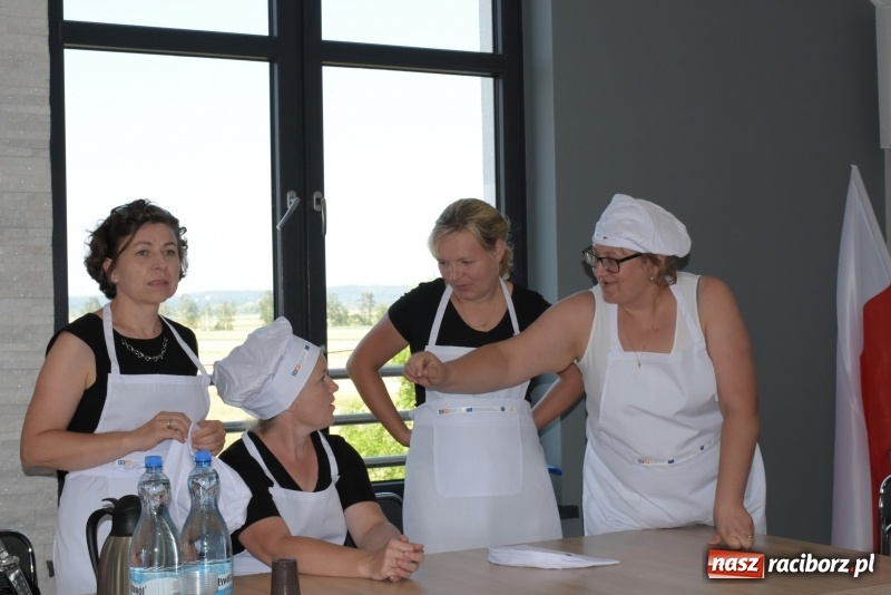 Zdjęcie w galerii na portalu naszraciborz.pl: Gotował dla szejka i na diamentowy jubileusz królowej Elżbiety. Wczoraj odwiedził Rudyszwałd wiadomości z regionu