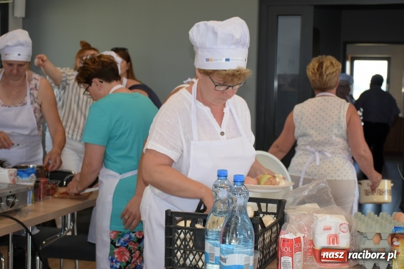 Zdjęcie w galerii na portalu naszraciborz.pl: Gotował dla szejka i na diamentowy jubileusz królowej Elżbiety. Wczoraj odwiedził Rudyszwałd wiadomości z regionu