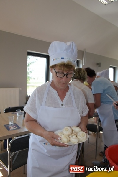 Zdjęcie w galerii na portalu naszraciborz.pl: Gotował dla szejka i na diamentowy jubileusz królowej Elżbiety. Wczoraj odwiedził Rudyszwałd wiadomości z regionu