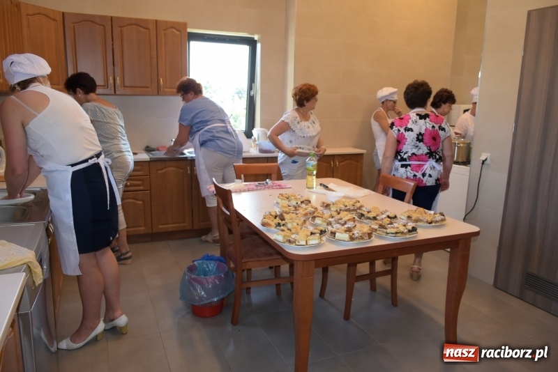 Zdjęcie w galerii na portalu naszraciborz.pl: Gotował dla szejka i na diamentowy jubileusz królowej Elżbiety. Wczoraj odwiedził Rudyszwałd wiadomości z regionu