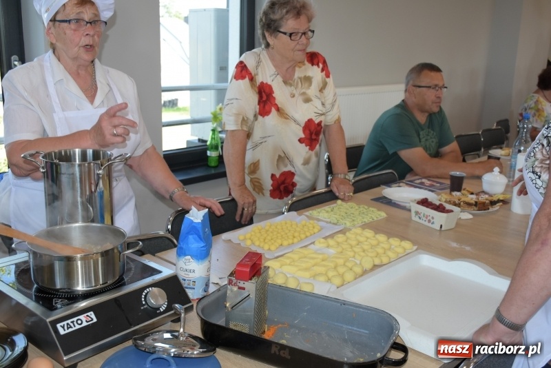 Zdjęcie w galerii na portalu naszraciborz.pl: Gotował dla szejka i na diamentowy jubileusz królowej Elżbiety. Wczoraj odwiedził Rudyszwałd wiadomości z regionu