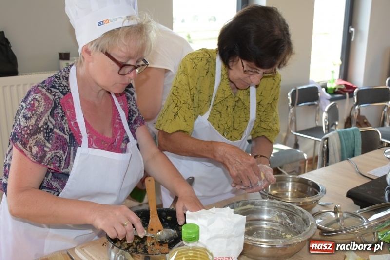 Zdjęcie w galerii na portalu naszraciborz.pl: Gotował dla szejka i na diamentowy jubileusz królowej Elżbiety. Wczoraj odwiedził Rudyszwałd wiadomości z regionu