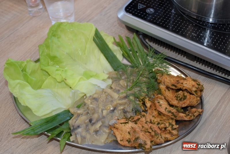 Zdjęcie w galerii na portalu naszraciborz.pl: Gotował dla szejka i na diamentowy jubileusz królowej Elżbiety. Wczoraj odwiedził Rudyszwałd wiadomości z regionu