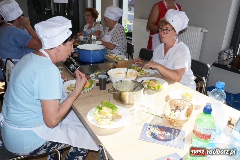Zdjęcie w galerii na portalu naszraciborz.pl: Gotował dla szejka i na diamentowy jubileusz królowej Elżbiety. Wczoraj odwiedził Rudyszwałd wiadomości z regionu