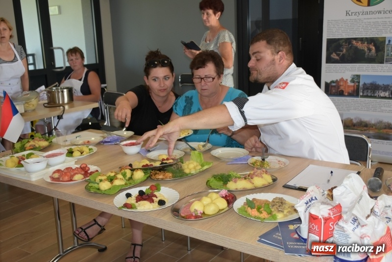 Zdjęcie w galerii na portalu naszraciborz.pl: Gotował dla szejka i na diamentowy jubileusz królowej Elżbiety. Wczoraj odwiedził Rudyszwałd wiadomości z regionu