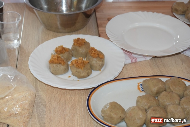 Zdjęcie w galerii na portalu naszraciborz.pl: Gotował dla szejka i na diamentowy jubileusz królowej Elżbiety. Wczoraj odwiedził Rudyszwałd wiadomości z regionu