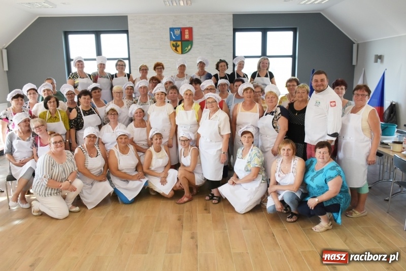 Zdjęcie w galerii na portalu naszraciborz.pl: Gotował dla szejka i na diamentowy jubileusz królowej Elżbiety. Wczoraj odwiedził Rudyszwałd wiadomości z regionu