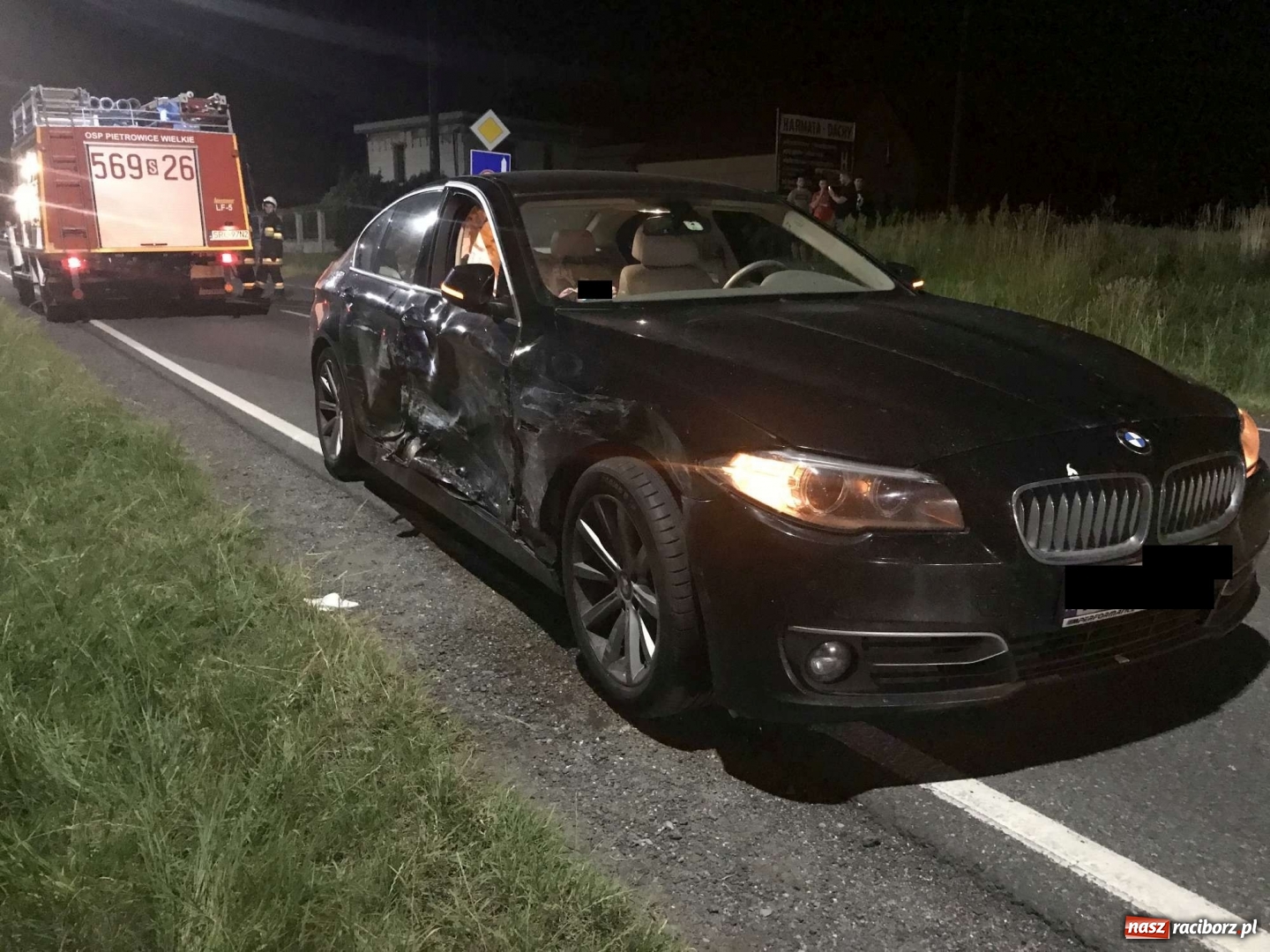 Zdjęcie w galerii na portalu naszraciborz.pl: Zderzenie BMW i seata w Kornicach [FOTO] wiadomości z regionu