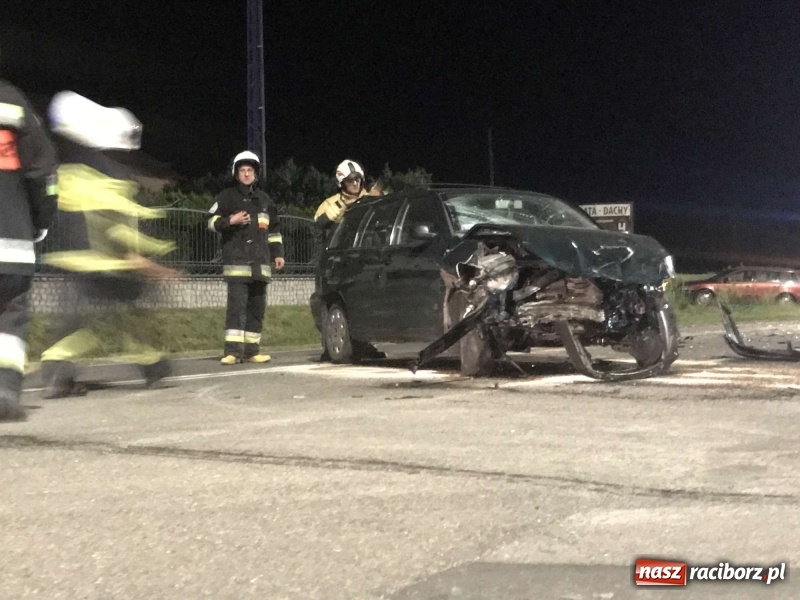 Zdjęcie w galerii na portalu naszraciborz.pl: Zderzenie BMW i seata w Kornicach [FOTO] wiadomości z regionu