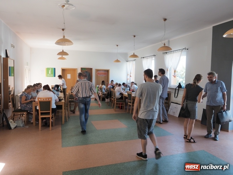 Zdjęcie w galerii na portalu naszraciborz.pl: Przyszli architekci z PWSZ inwentaryzują zabytki sakralne gminy Rudnik wiadomości z regionu