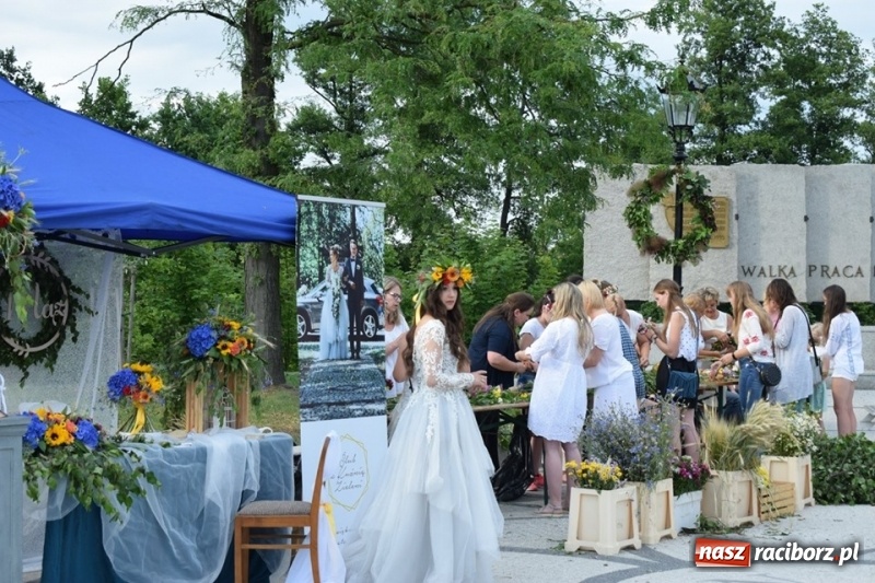 Zdjęcie w galerii na portalu naszraciborz.pl: Wianki w Rudzie, czyli I Noc Świętojańska w Kuźni Raciborskiej wiadomości z regionu