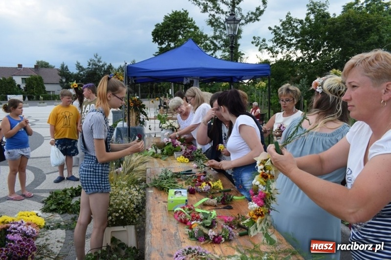 Zdjęcie w galerii na portalu naszraciborz.pl: Wianki w Rudzie, czyli I Noc Świętojańska w Kuźni Raciborskiej wiadomości z regionu