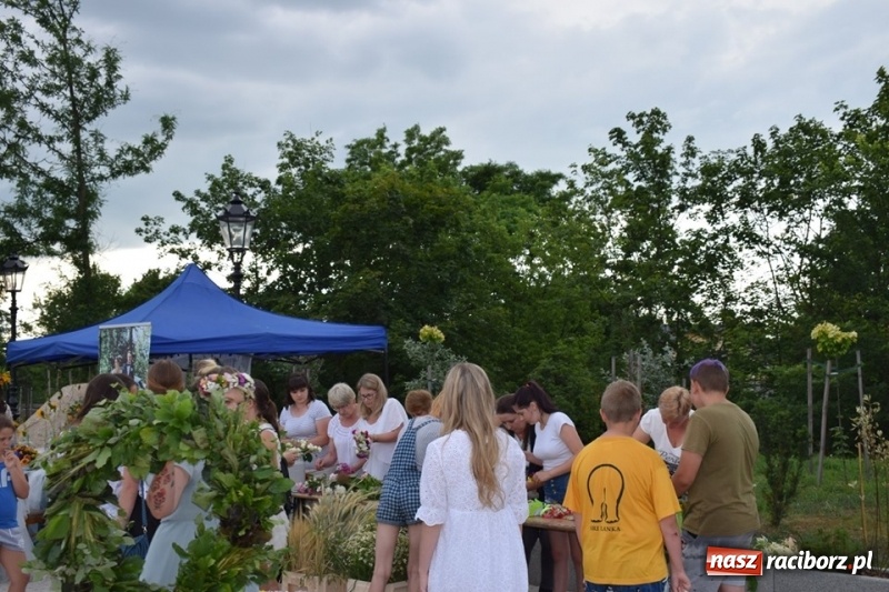 Zdjęcie w galerii na portalu naszraciborz.pl: Wianki w Rudzie, czyli I Noc Świętojańska w Kuźni Raciborskiej wiadomości z regionu