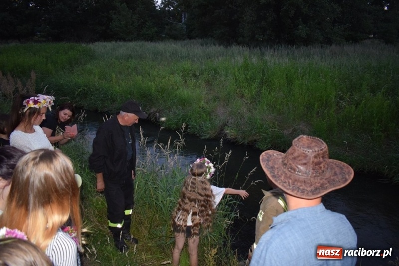 Zdjęcie w galerii na portalu naszraciborz.pl: Wianki w Rudzie, czyli I Noc Świętojańska w Kuźni Raciborskiej wiadomości z regionu